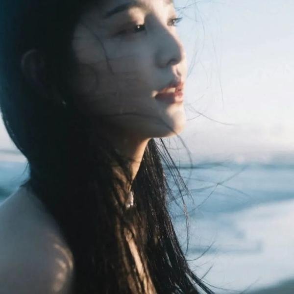 异形三角恋